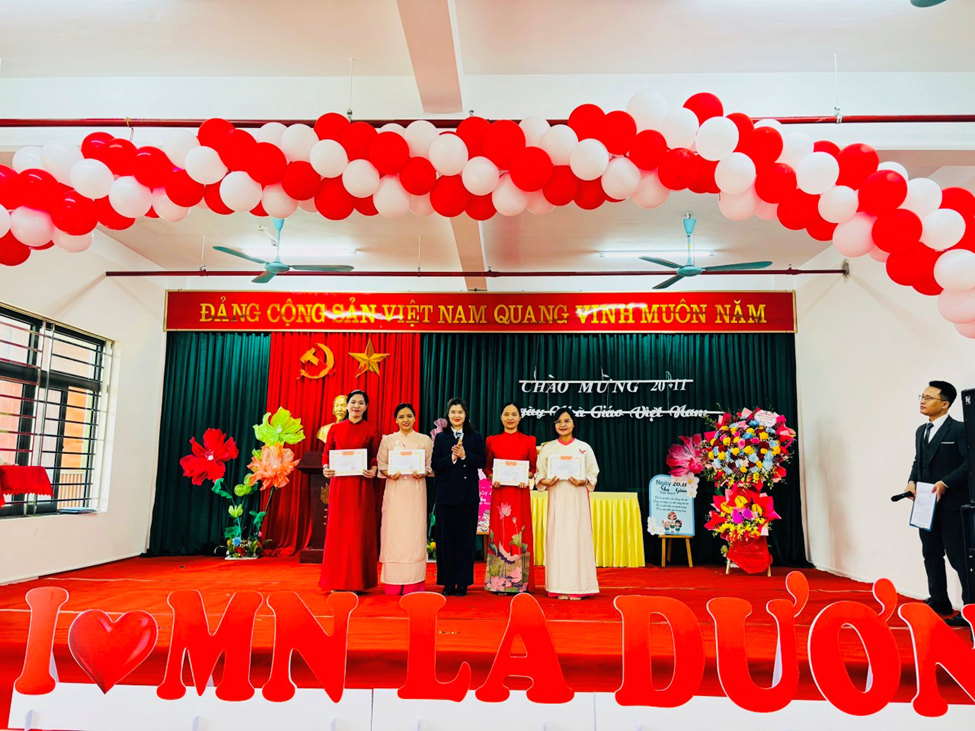 CHÀO MỪNG NGÀY NHÀ GIÁO VIỆT NAM 20-11